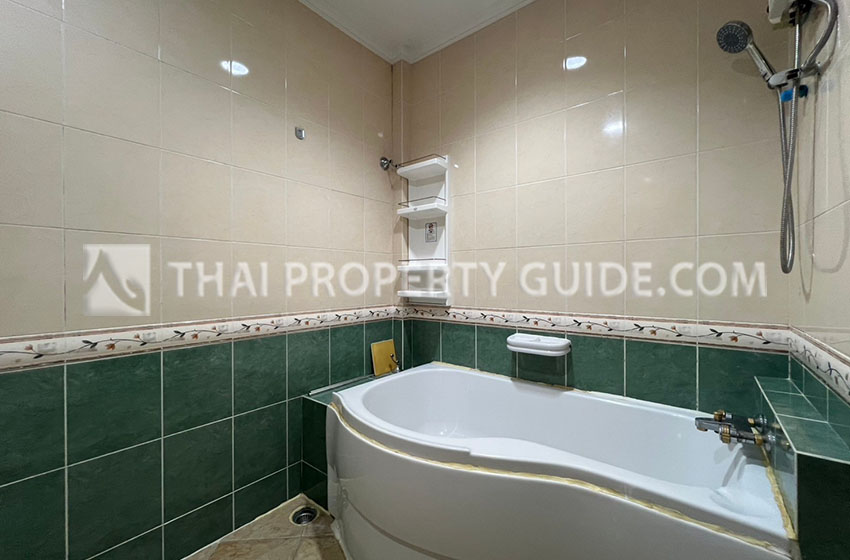 Townhouse in Sukhumvit 